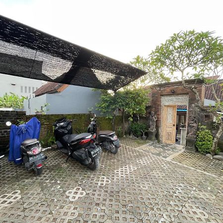 Belimbing Guest House Canggu Exteriör bild