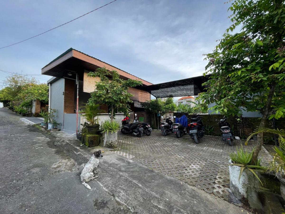 Belimbing Guest House Canggu Exteriör bild